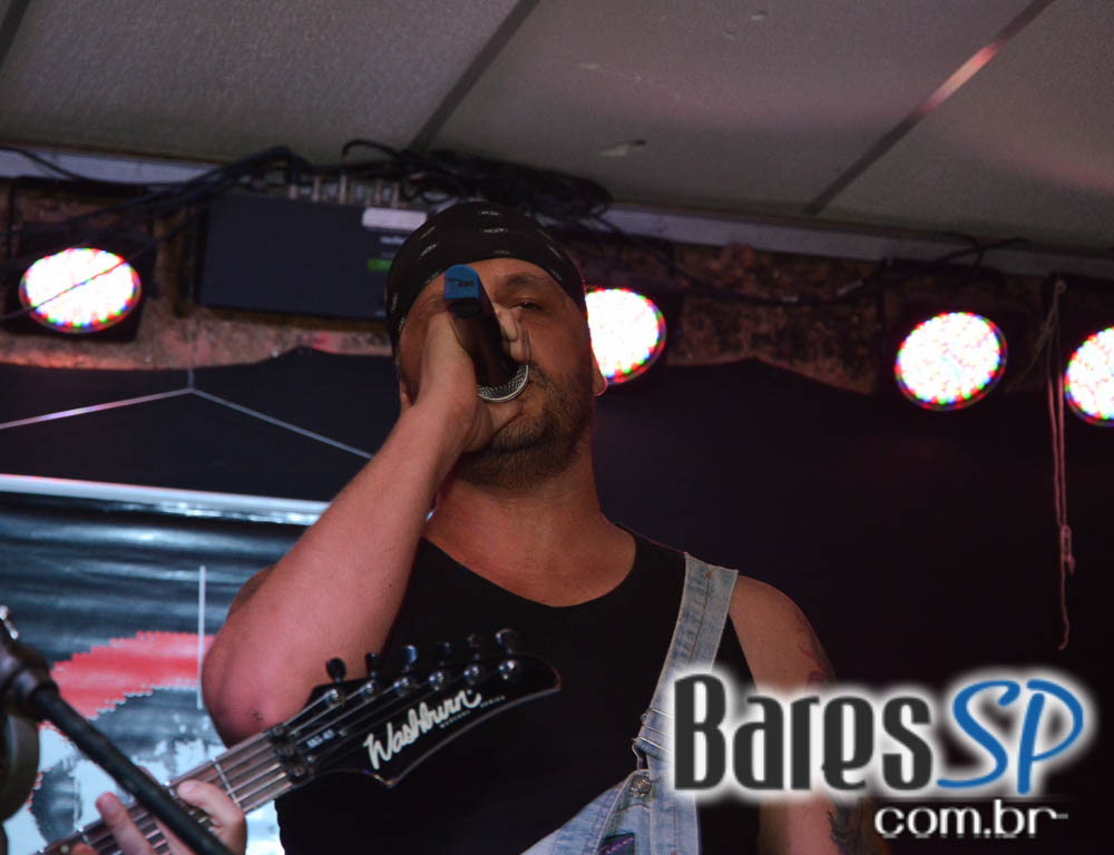 Banda Khris N Rock, Os Spoilers e convidados agitaram o palco do Café Aurora Banda Khris N Rock, Os Spoilers e convidados agitaram o palco do Café Aurora