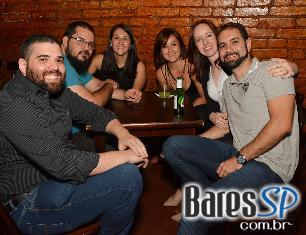 Banda Khris N Rock, Os Spoilers e convidados agitaram o palco do Café Aurora Banda Khris N Rock, Os Spoilers e convidados agitaram o palco do Café Aurora