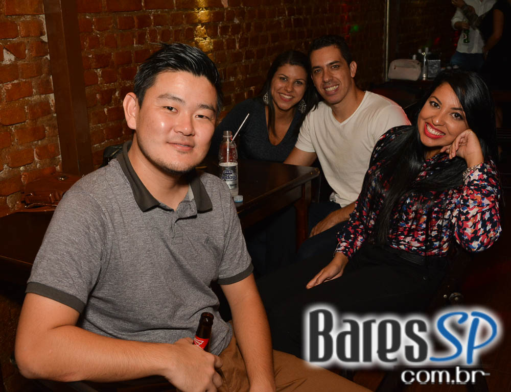 Banda Khris N Rock, Os Spoilers e convidados agitaram o palco do Café Aurora Banda Khris N Rock, Os Spoilers e convidados agitaram o palco do Café Aurora