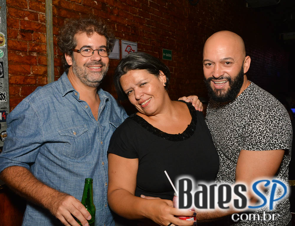 Banda Khris N Rock, Os Spoilers e convidados agitaram o palco do Café Aurora Banda Khris N Rock, Os Spoilers e convidados agitaram o palco do Café Aurora