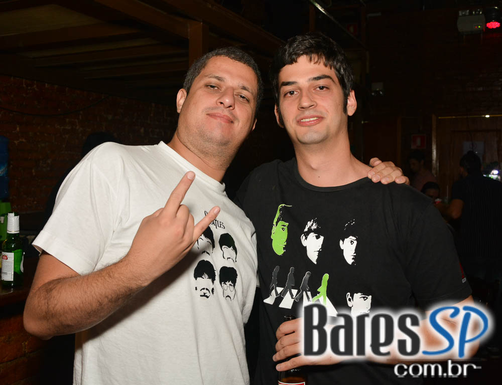 Banda Khris N Rock, Os Spoilers e convidados agitaram o palco do Café Aurora Banda Khris N Rock, Os Spoilers e convidados agitaram o palco do Café Aurora