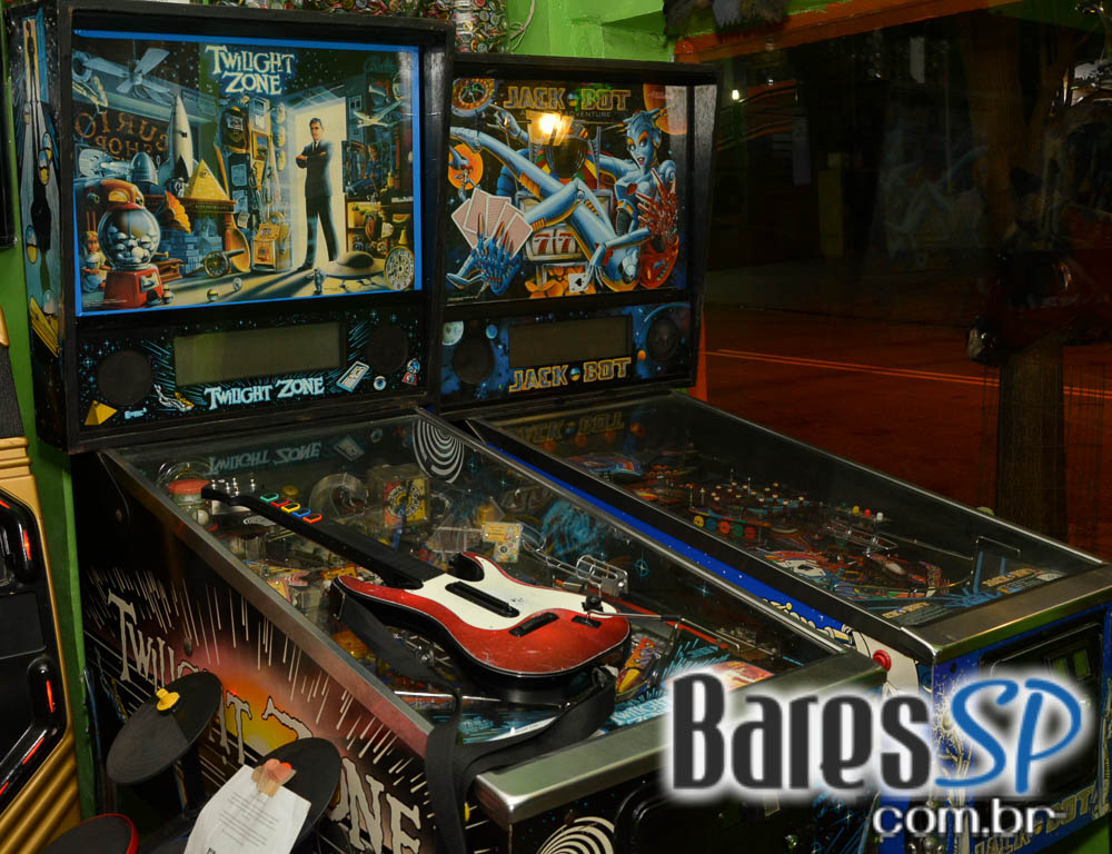 Saloon ofereceu muitos jogos e cervejas artesanais para curtir com os amigos Saloon ofereceu muitos jogos e cervejas artesanais para curtir com os amigos