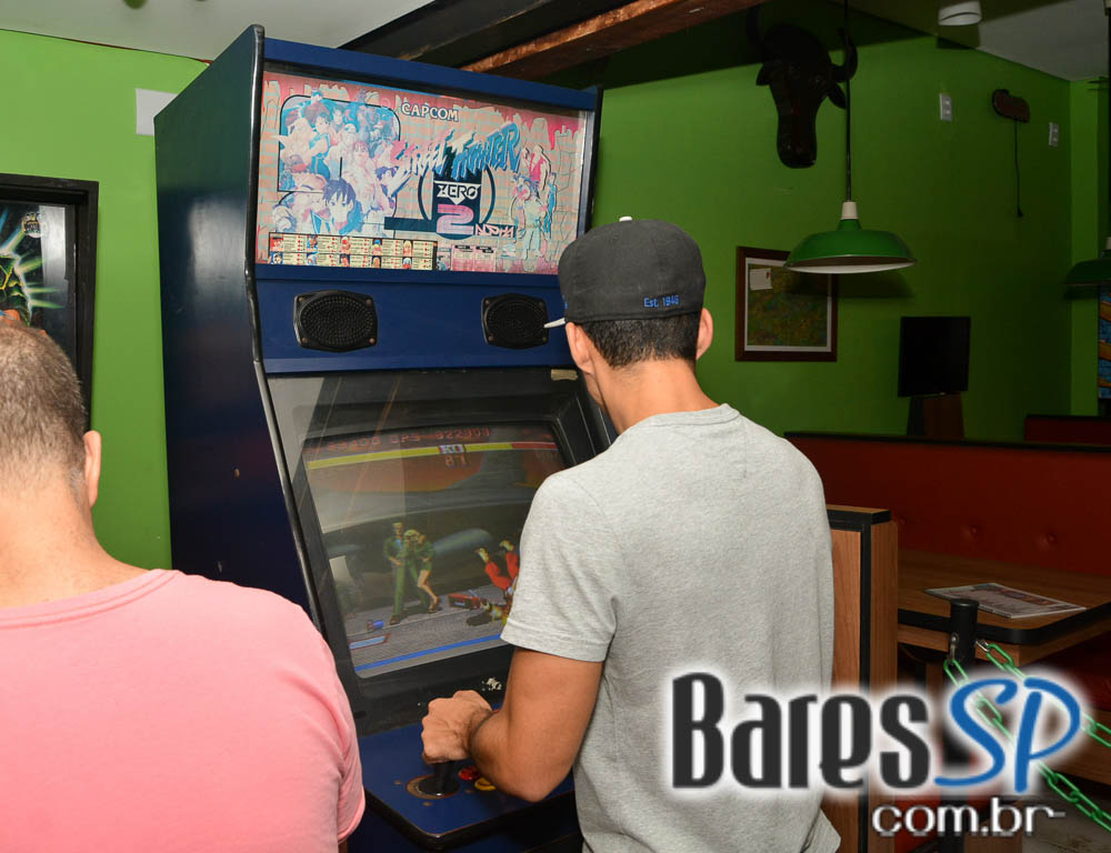 Saloon ofereceu muitos jogos e cervejas artesanais para curtir com os amigos Saloon ofereceu muitos jogos e cervejas artesanais para curtir com os amigos