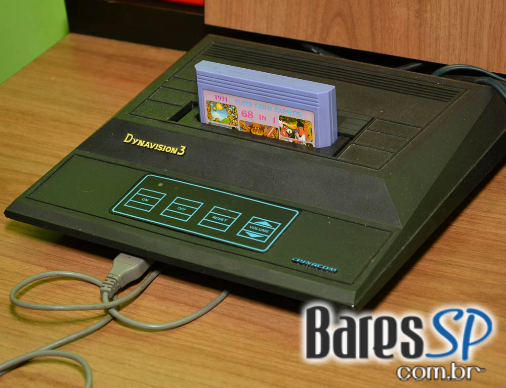 Saloon ofereceu muitos jogos e cervejas artesanais para curtir com os amigos Saloon ofereceu muitos jogos e cervejas artesanais para curtir com os amigos