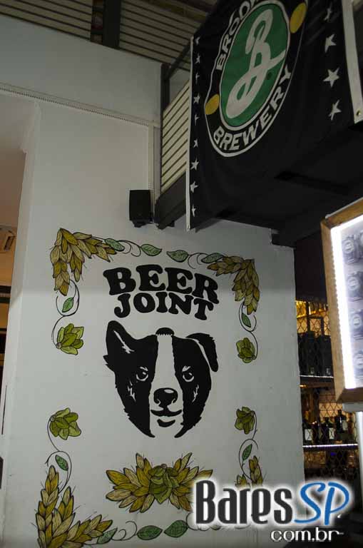 Bottled Dog ofereceu ambiente descontraído e cardápio variado todos os dias no Itaim Bibi Bottled Dog ofereceu ambiente descontraído e cardápio variado todos os dias no Itaim Bibi