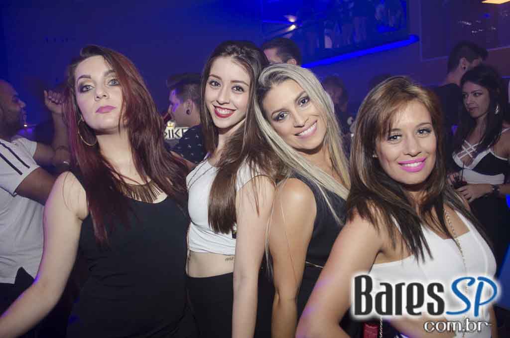 Cantora Ludmilla apresentou seus sucessos do funk no palco da Dukke Cantora Ludmilla apresentou seus sucessos do funk no palco da Dukke