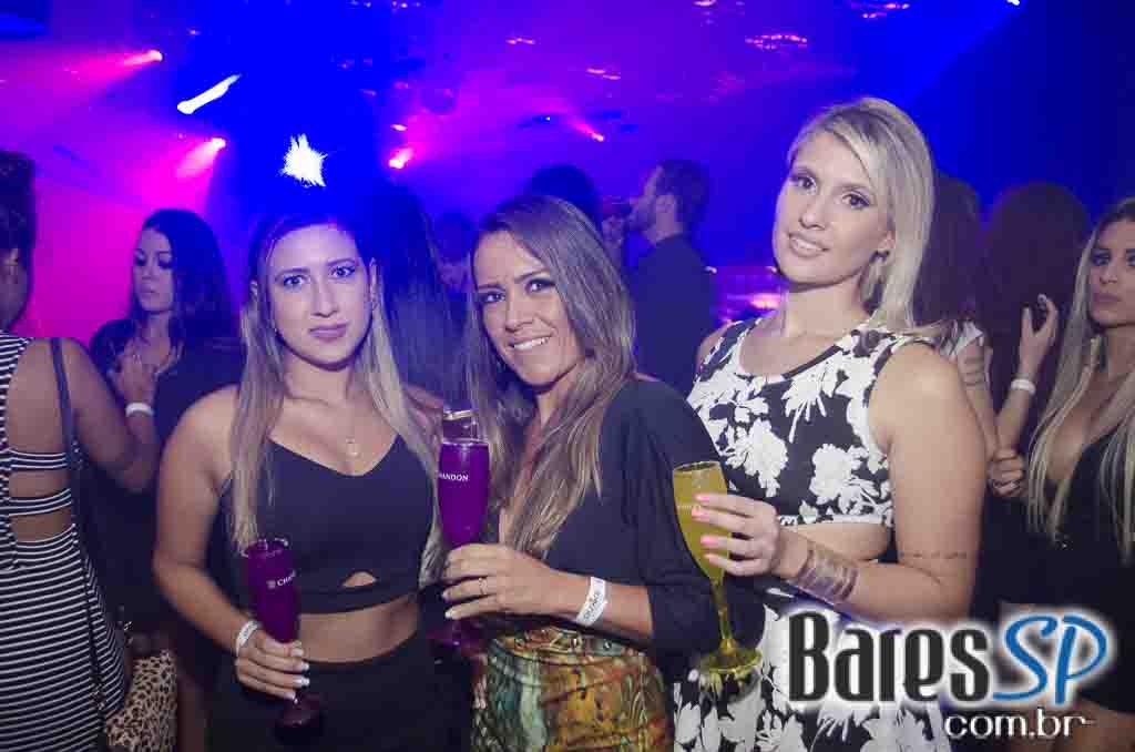 Cantora Ludmilla apresentou seus sucessos do funk no palco da Dukke Cantora Ludmilla apresentou seus sucessos do funk no palco da Dukke