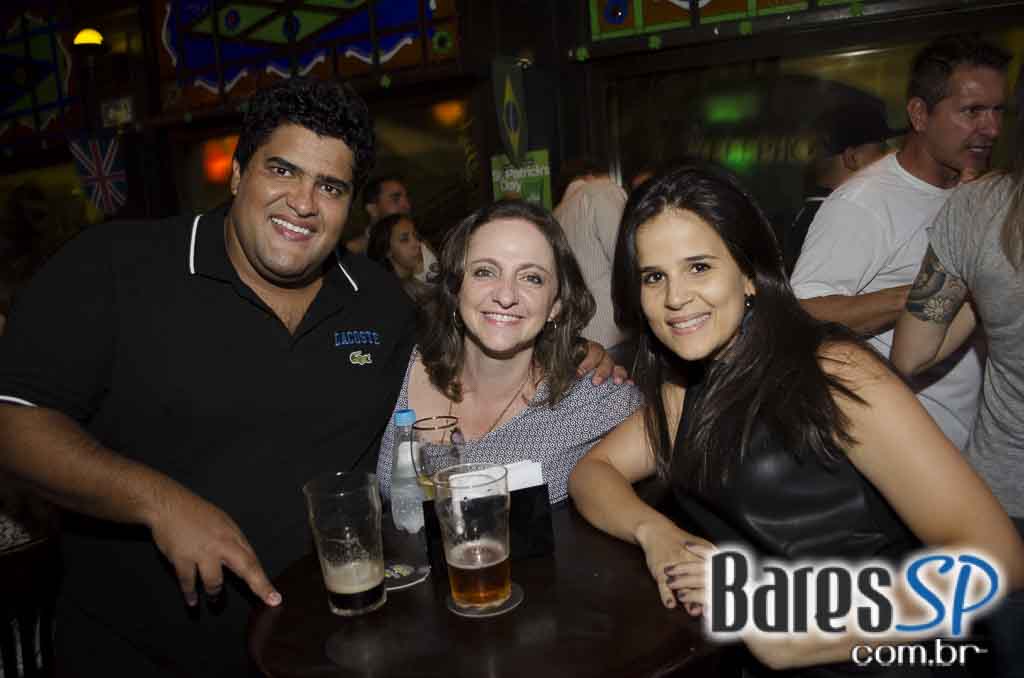 Banda Insônica se apresentou no Rhino Pub e agitou a noite do público Banda Insônica se apresentou no Rhino Pub e agitou a noite do público