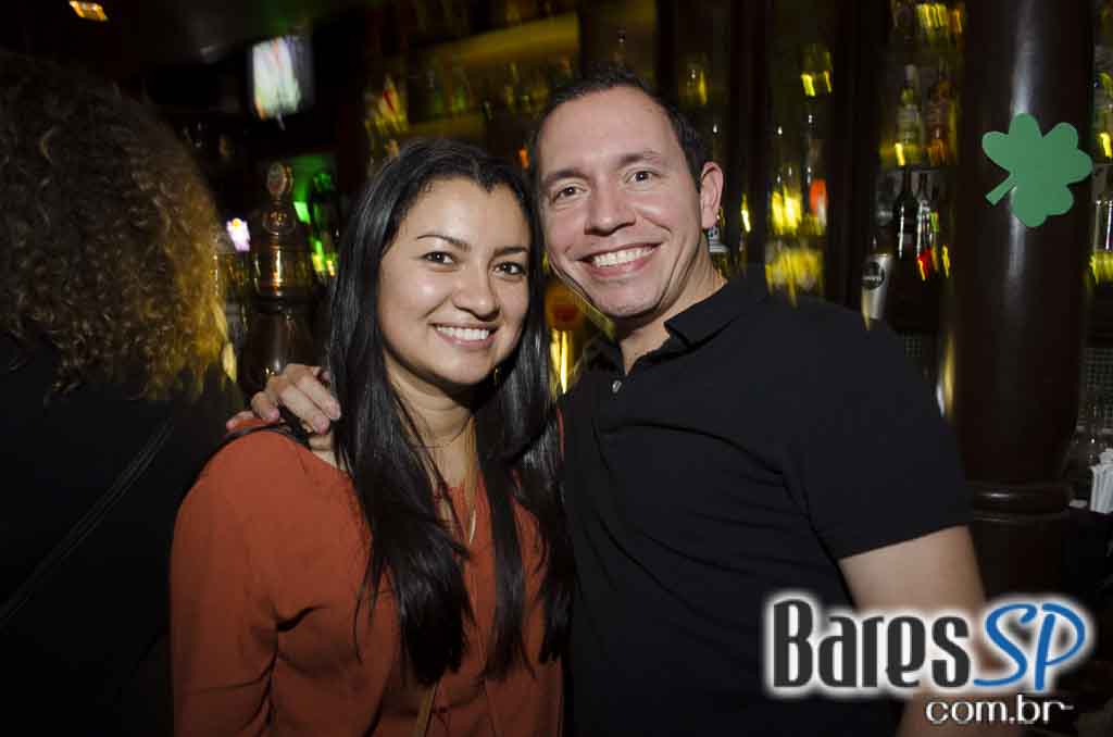 Banda Insônica se apresentou no Rhino Pub e agitou a noite do público Banda Insônica se apresentou no Rhino Pub e agitou a noite do público