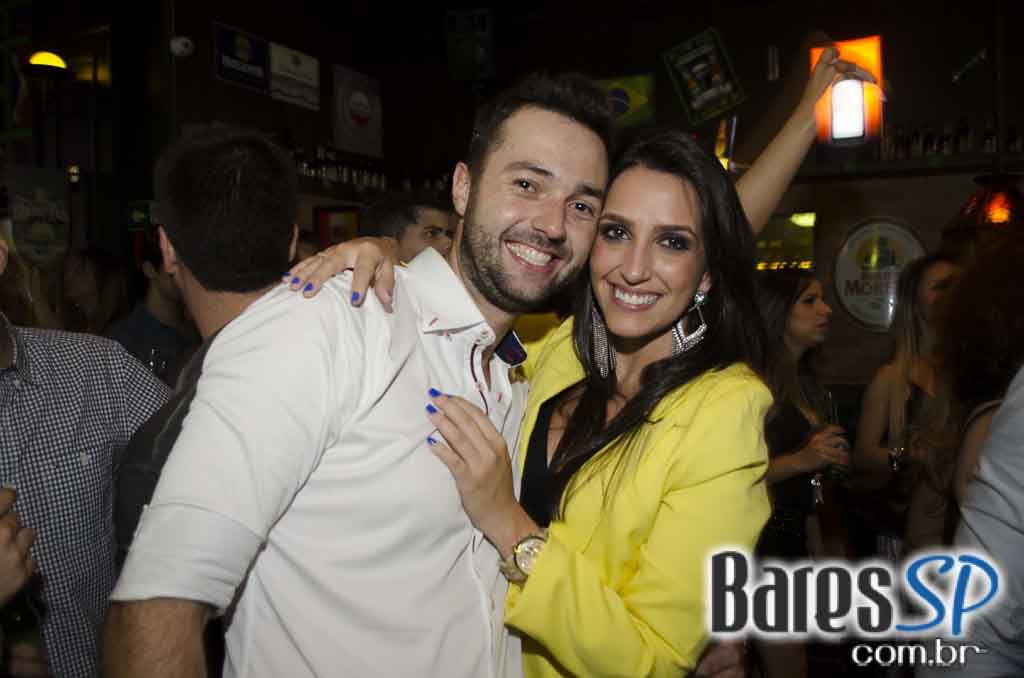 Banda Insônica se apresentou no Rhino Pub e agitou a noite do público Banda Insônica se apresentou no Rhino Pub e agitou a noite do público