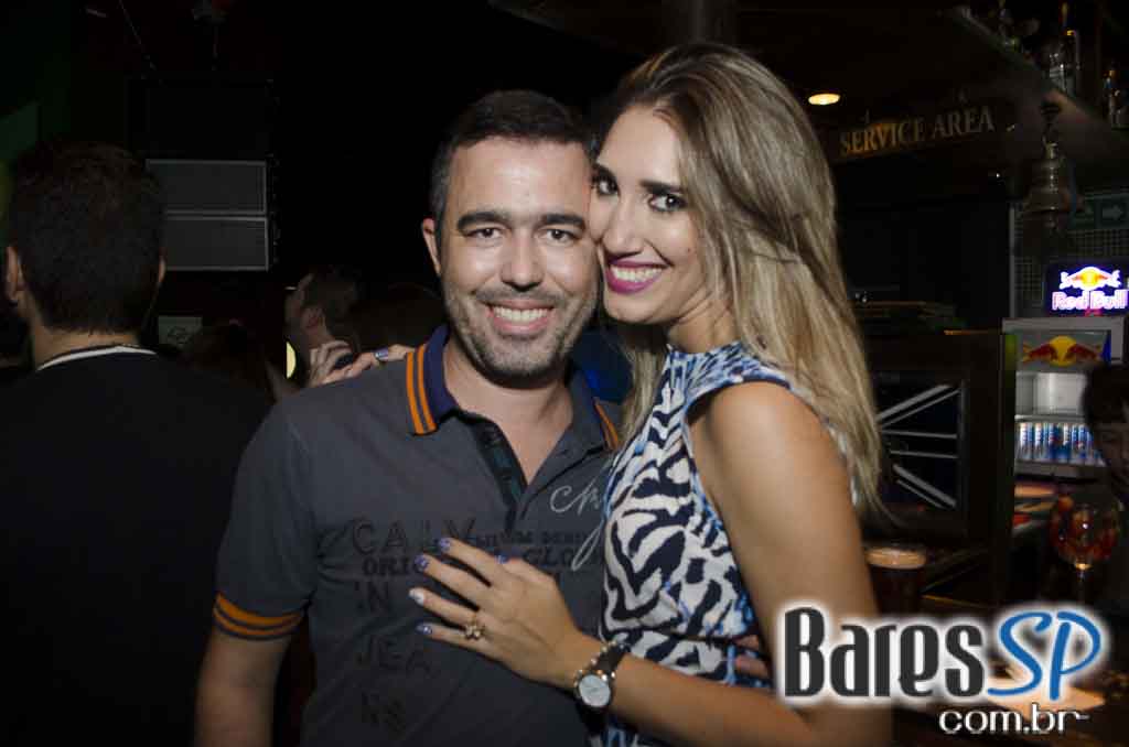 Banda Insônica se apresentou no Rhino Pub e agitou a noite do público Banda Insônica se apresentou no Rhino Pub e agitou a noite do público