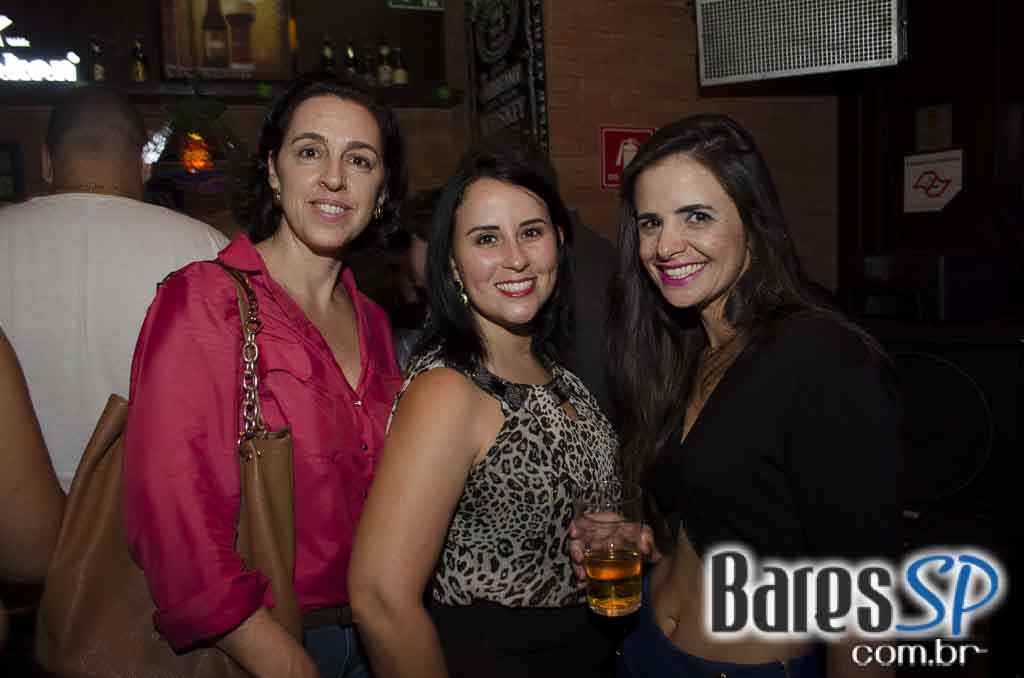 Banda Insônica se apresentou no Rhino Pub e agitou a noite do público Banda Insônica se apresentou no Rhino Pub e agitou a noite do público