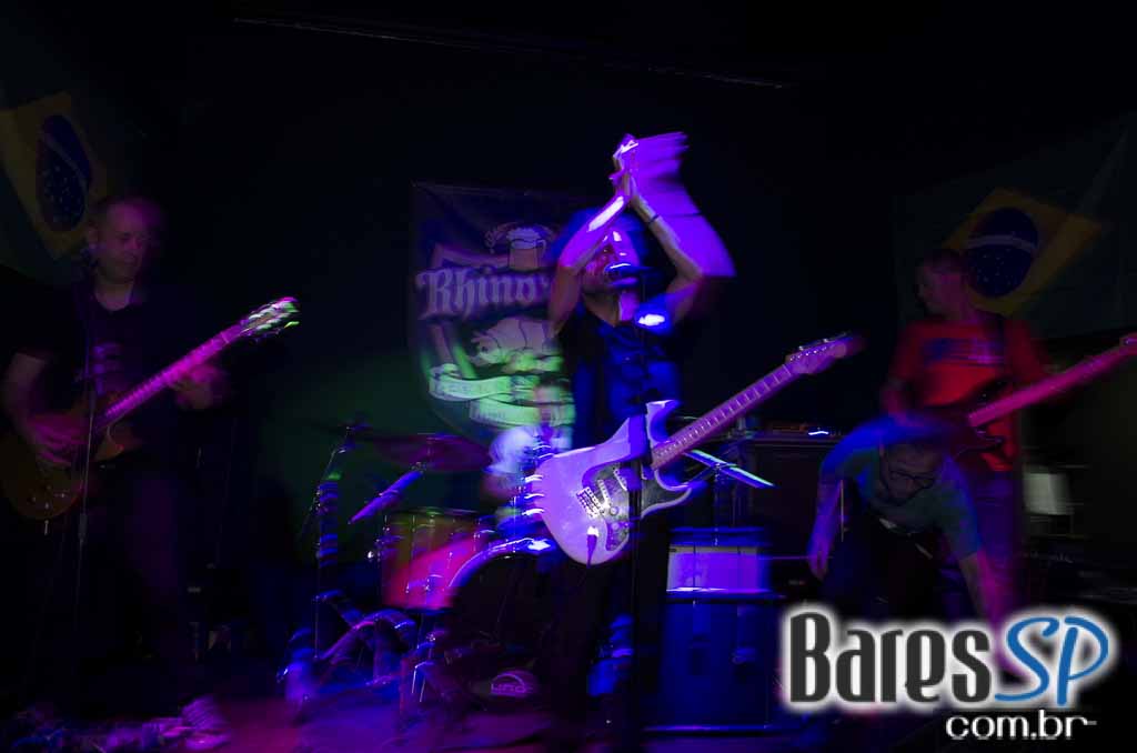 Banda Insônica se apresentou no Rhino Pub e agitou a noite do público Banda Insônica se apresentou no Rhino Pub e agitou a noite do público