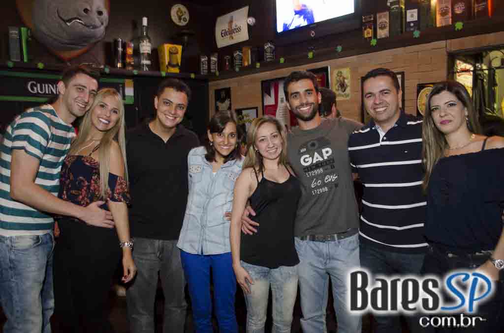 Banda Insônica se apresentou no Rhino Pub e agitou a noite do público Banda Insônica se apresentou no Rhino Pub e agitou a noite do público