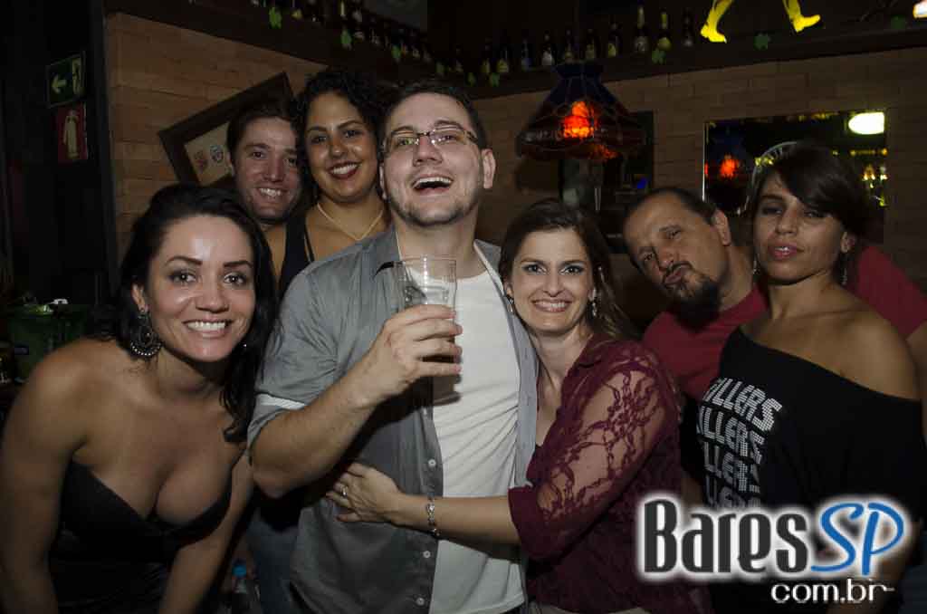 Banda Insônica se apresentou no Rhino Pub e agitou a noite do público Banda Insônica se apresentou no Rhino Pub e agitou a noite do público