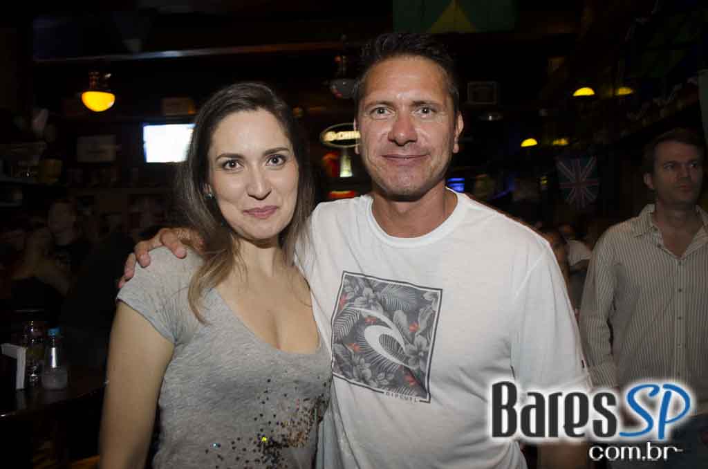 Banda Insônica se apresentou no Rhino Pub e agitou a noite do público Banda Insônica se apresentou no Rhino Pub e agitou a noite do público