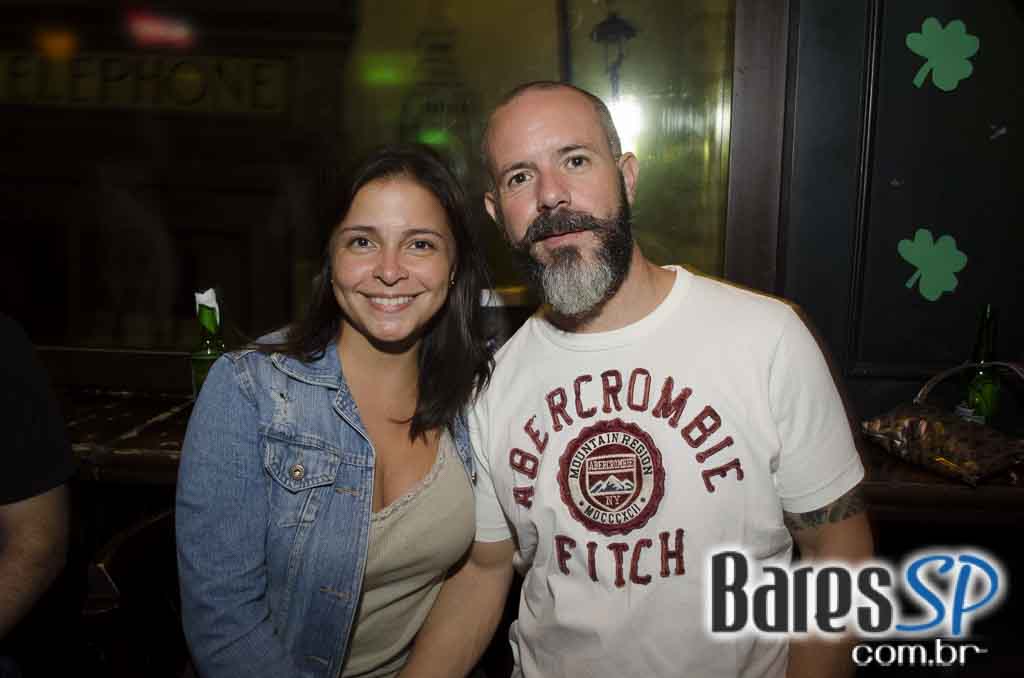 Banda Insônica se apresentou no Rhino Pub e agitou a noite do público Banda Insônica se apresentou no Rhino Pub e agitou a noite do público