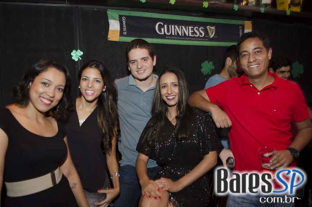 Banda Insônica se apresentou no Rhino Pub e agitou a noite do público Banda Insônica se apresentou no Rhino Pub e agitou a noite do público