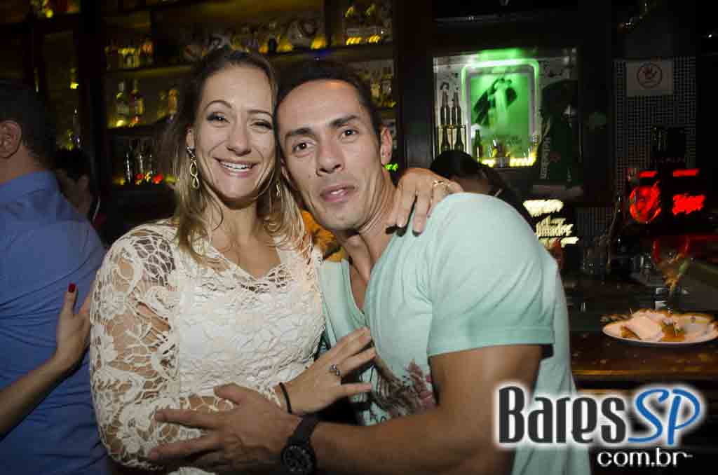 Banda Insônica se apresentou no Rhino Pub e agitou a noite do público Banda Insônica se apresentou no Rhino Pub e agitou a noite do público