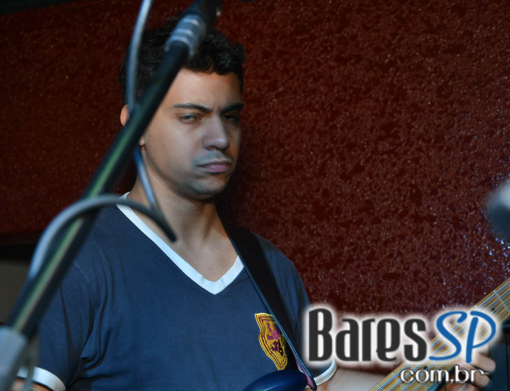 Os agitos da banda Acullia no sábado do St. John's Irish Pub Os agitos da banda Acullia no sábado do St. John's Irish Pub