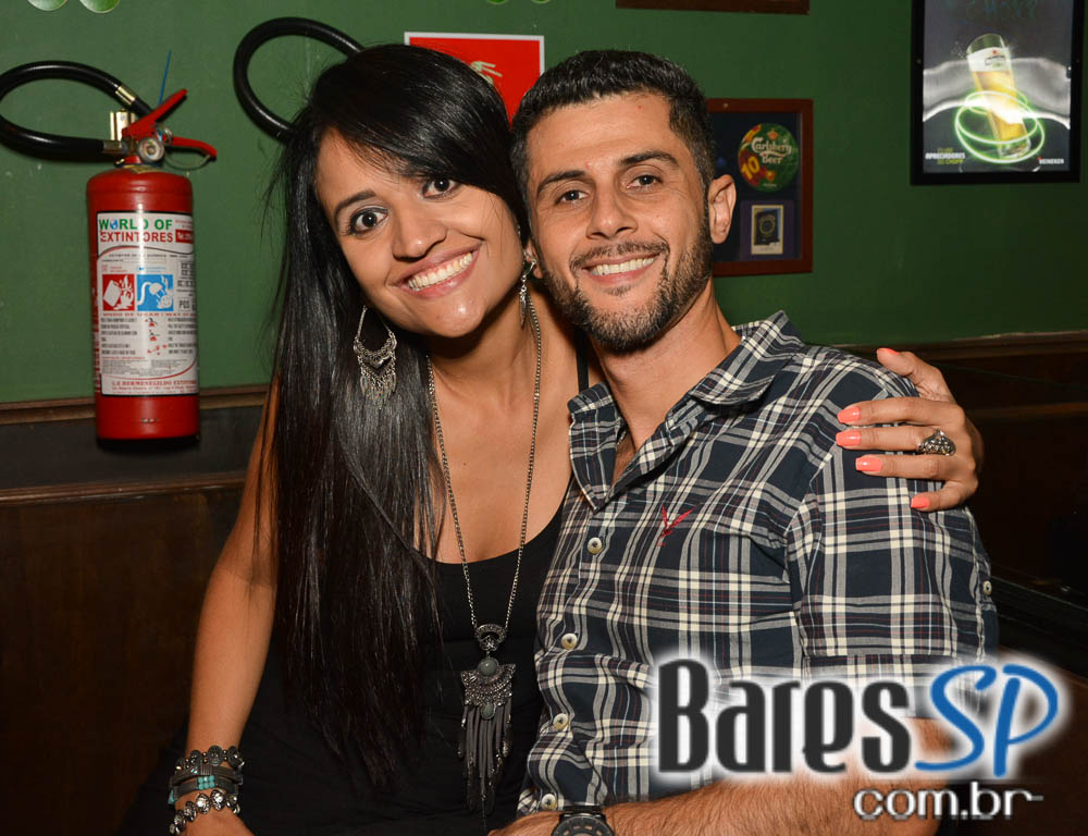 Os agitos da banda Acullia no sábado do St. John's Irish Pub Os agitos da banda Acullia no sábado do St. John's Irish Pub