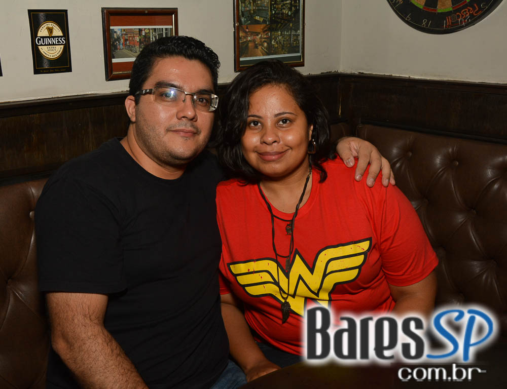 Os agitos da banda Acullia no sábado do St. John's Irish Pub Os agitos da banda Acullia no sábado do St. John's Irish Pub