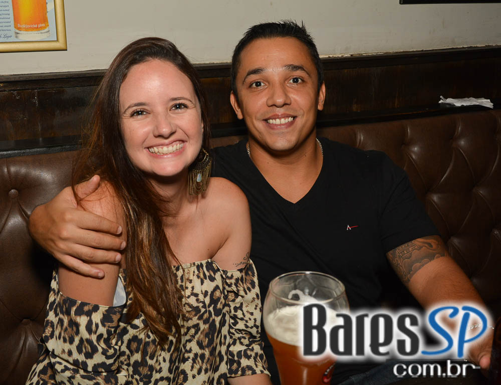 Os agitos da banda Acullia no sábado do St. John's Irish Pub Os agitos da banda Acullia no sábado do St. John's Irish Pub