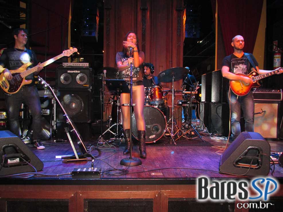 Banda Jack Joe se apresentou no palco do Bar Charles Edward e agitou a noite Banda Jack Joe se apresentou no palco do Bar Charles Edward e agitou a noite