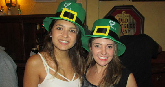 Bandas Piper e Murphys Laws comandaram o St. Patrick's Festival do O'Malley's