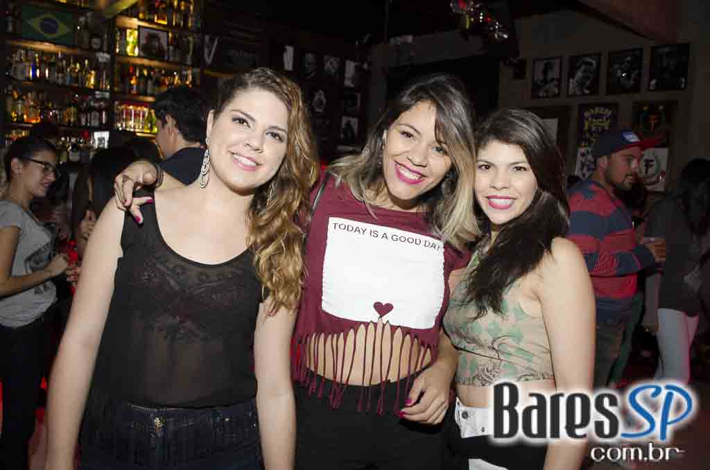 Nathy MC comandou a quinta-feira com muito rap no Quitandinha Bar Nathy MC comandou a quinta-feira com muito rap no Quitandinha Bar