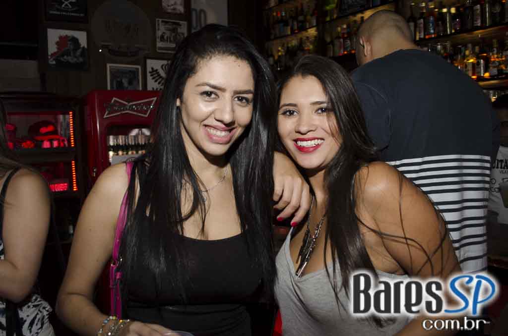 Nathy MC comandou a quinta-feira com muito rap no Quitandinha Bar Nathy MC comandou a quinta-feira com muito rap no Quitandinha Bar