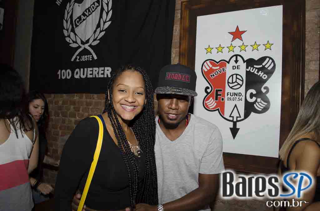 Nathy MC comandou a quinta-feira com muito rap no Quitandinha Bar Nathy MC comandou a quinta-feira com muito rap no Quitandinha Bar