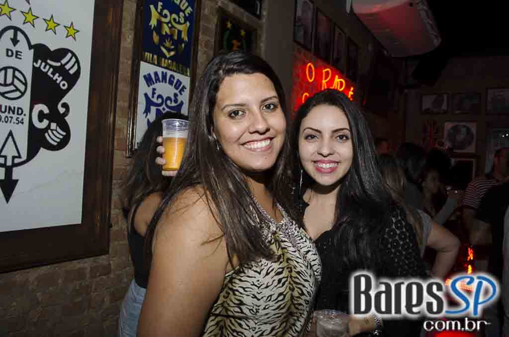 Nathy MC comandou a quinta-feira com muito rap no Quitandinha Bar Nathy MC comandou a quinta-feira com muito rap no Quitandinha Bar