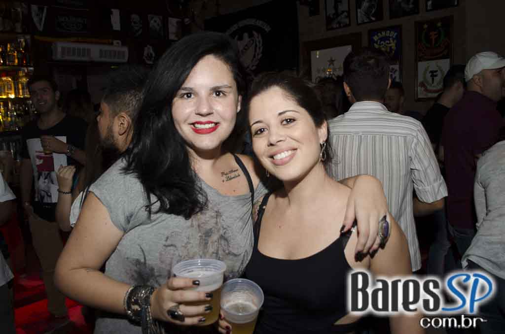Nathy MC comandou a quinta-feira com muito rap no Quitandinha Bar Nathy MC comandou a quinta-feira com muito rap no Quitandinha Bar