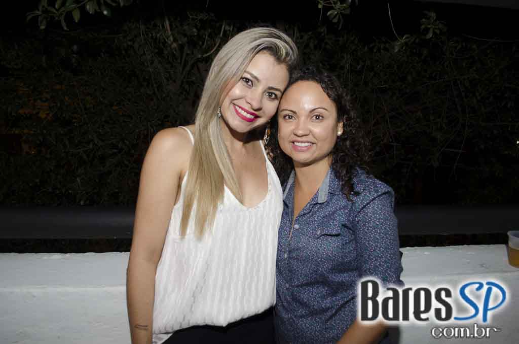 Nathy MC comandou a quinta-feira com muito rap no Quitandinha Bar Nathy MC comandou a quinta-feira com muito rap no Quitandinha Bar