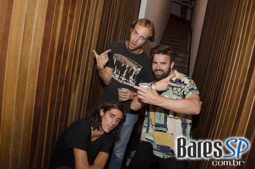 Nathy MC comandou a quinta-feira com muito rap no Quitandinha Bar Nathy MC comandou a quinta-feira com muito rap no Quitandinha Bar