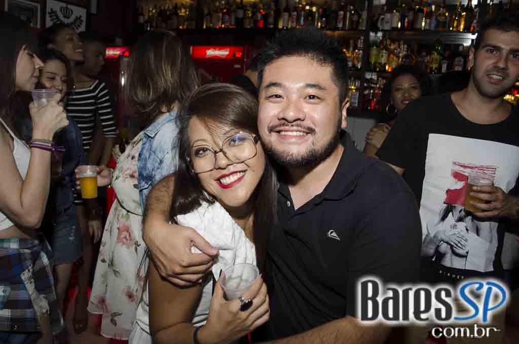 Nathy MC comandou a quinta-feira com muito rap no Quitandinha Bar Nathy MC comandou a quinta-feira com muito rap no Quitandinha Bar