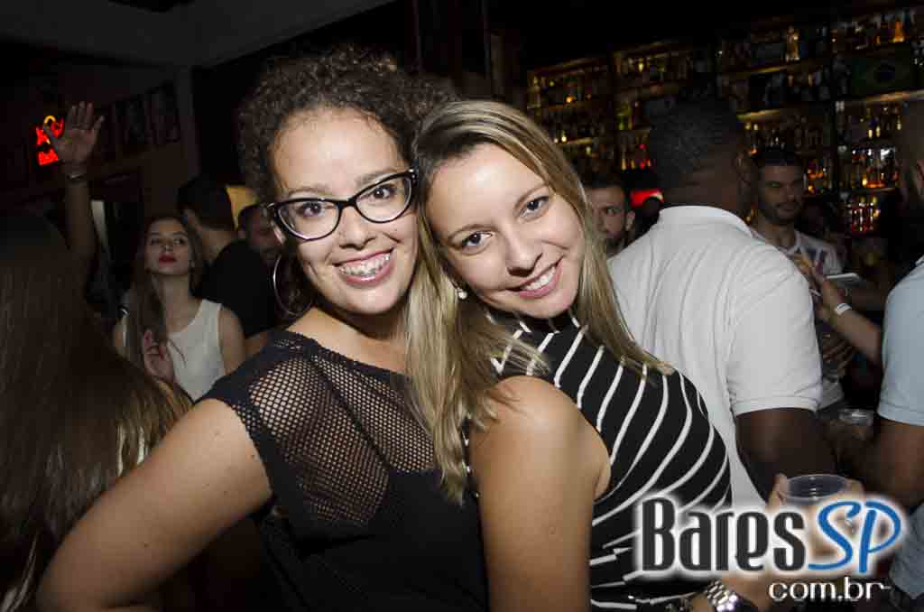 Nathy MC comandou a quinta-feira com muito rap no Quitandinha Bar Nathy MC comandou a quinta-feira com muito rap no Quitandinha Bar