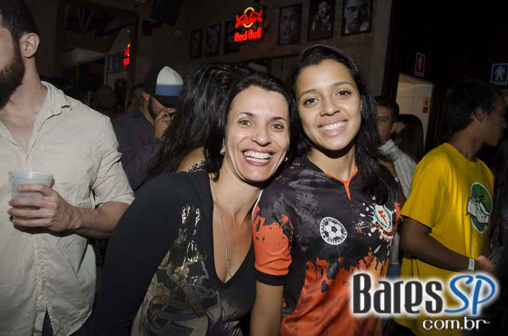 Nathy MC comandou a quinta-feira com muito rap no Quitandinha Bar Nathy MC comandou a quinta-feira com muito rap no Quitandinha Bar