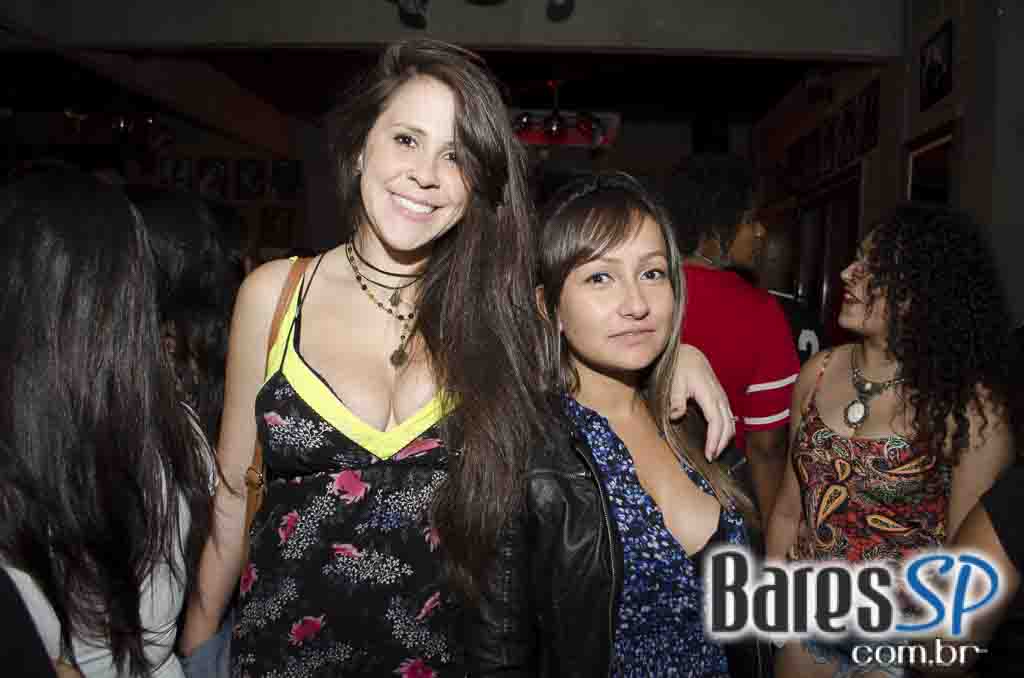 Nathy MC comandou a quinta-feira com muito rap no Quitandinha Bar Nathy MC comandou a quinta-feira com muito rap no Quitandinha Bar