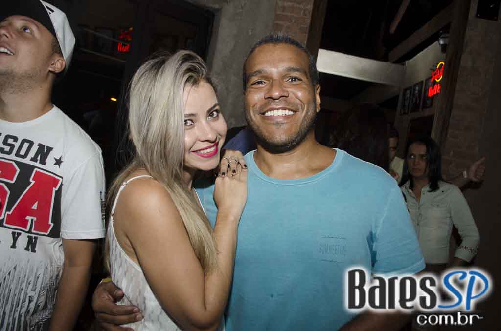 Nathy MC comandou a quinta-feira com muito rap no Quitandinha Bar Nathy MC comandou a quinta-feira com muito rap no Quitandinha Bar