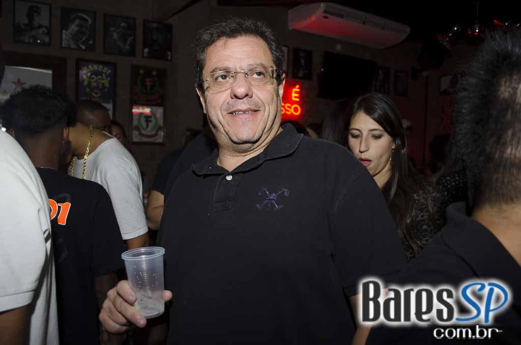 Nathy MC comandou a quinta-feira com muito rap no Quitandinha Bar Nathy MC comandou a quinta-feira com muito rap no Quitandinha Bar