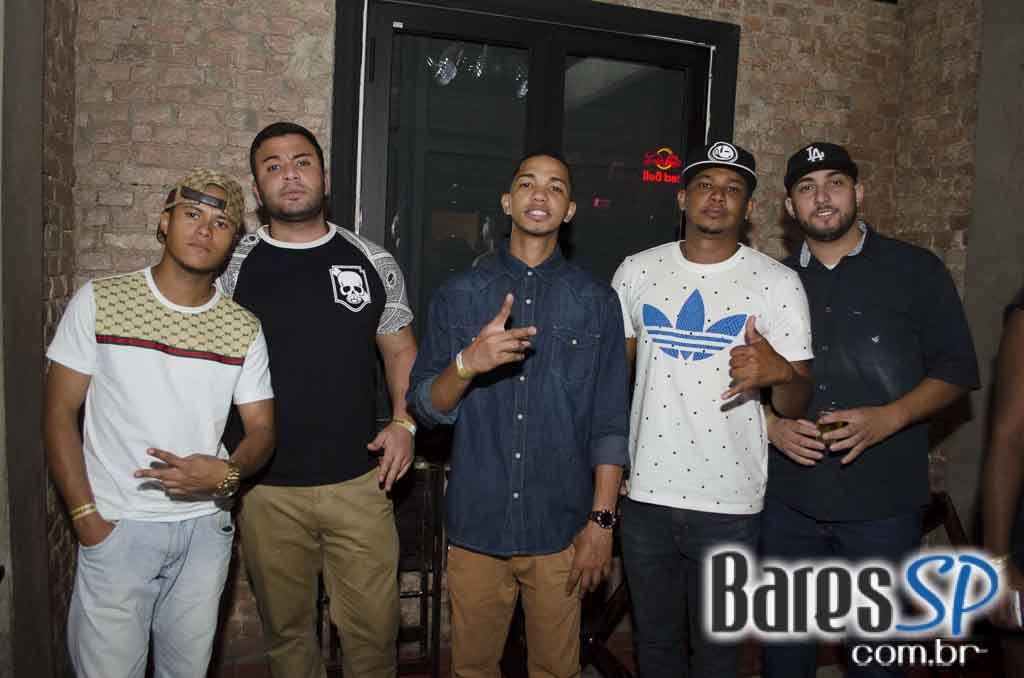 Nathy MC comandou a quinta-feira com muito rap no Quitandinha Bar Nathy MC comandou a quinta-feira com muito rap no Quitandinha Bar