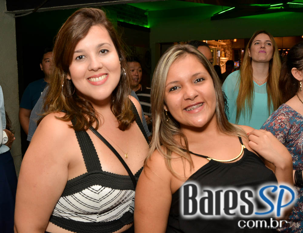 Felipe Grani e o grupo Os Paula agitaram o feriado no Vila Seu Justino Felipe Grani e o grupo Os Paula agitaram o feriado no Vila Seu Justino