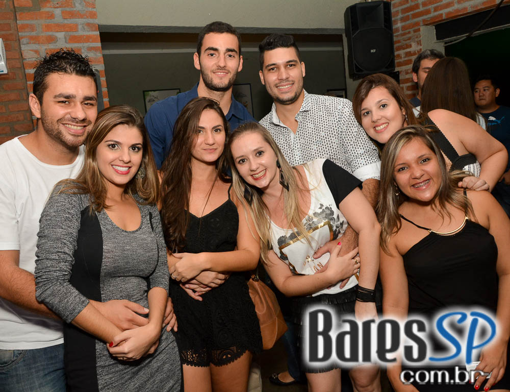 Felipe Grani e o grupo Os Paula agitaram o feriado no Vila Seu Justino Felipe Grani e o grupo Os Paula agitaram o feriado no Vila Seu Justino