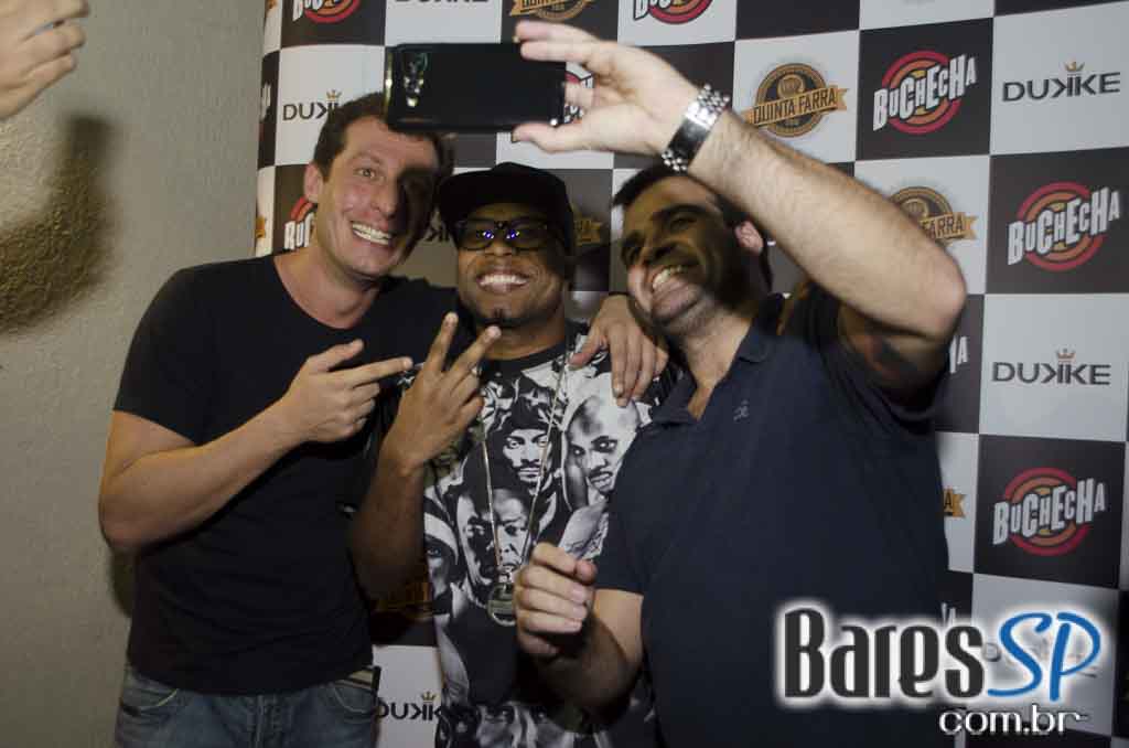 Dukke recebeu o cantor Buchecha na festa Quinta Farra Dukke recebeu o cantor Buchecha na festa Quinta Farra