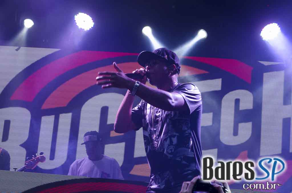 Dukke recebeu o cantor Buchecha na festa Quinta Farra Dukke recebeu o cantor Buchecha na festa Quinta Farra