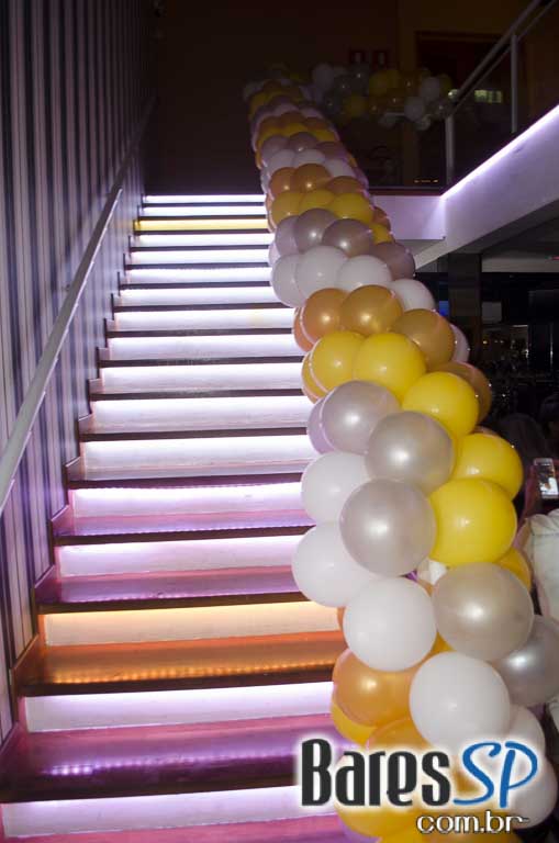 S/A Club Bar recebeu a cantora Tammy Santos em festa de aniversário de 4 anos da casa no sábado S/A Club Bar recebeu a cantora Tammy Santos em festa de aniversário de 4 anos da casa no sábado