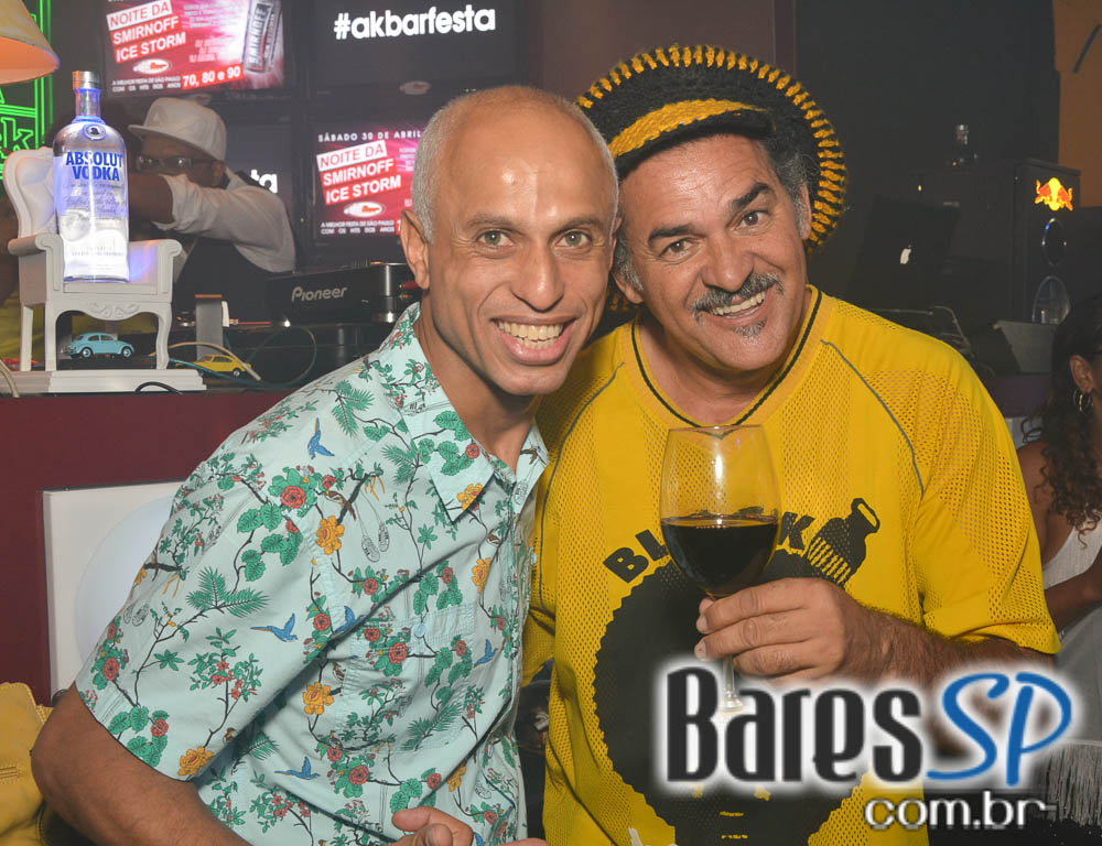 5ª edição do Baile das Antigas com DJs Silvinho, Easy Nylon, Luciano e Katatau no Akbar Lounge e Disco 5ª edição do Baile das Antigas com DJs Silvinho, Easy Nylon, Luciano e Katatau no Akbar Lounge e Disco