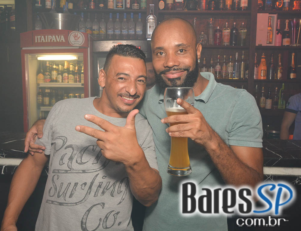 5ª edição do Baile das Antigas com DJs Silvinho, Easy Nylon, Luciano e Katatau no Akbar Lounge e Disco 5ª edição do Baile das Antigas com DJs Silvinho, Easy Nylon, Luciano e Katatau no Akbar Lounge e Disco